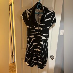 🦓Black and White Zebra Print Short Sleeve Zip Dress - athleisure.